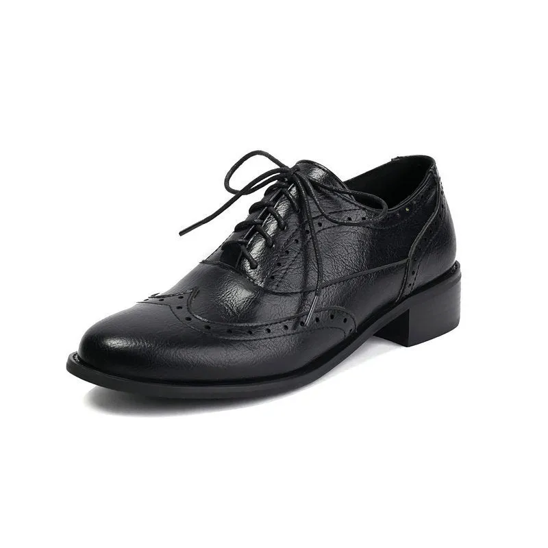 British retro Oxfords casual shoes for women, low platform heel, lace-up, rubber sole, black colour