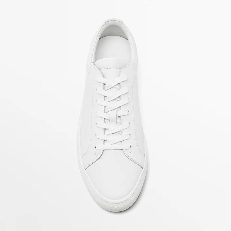 Simple lace leather casual sneakers with flat bottom, low top, available in black leather and other colours