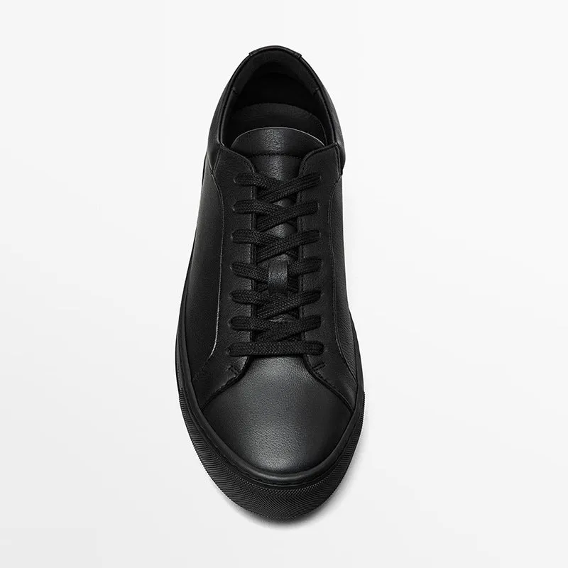 Simple lace leather casual sneakers with flat bottom, low top, available in black leather and other colours