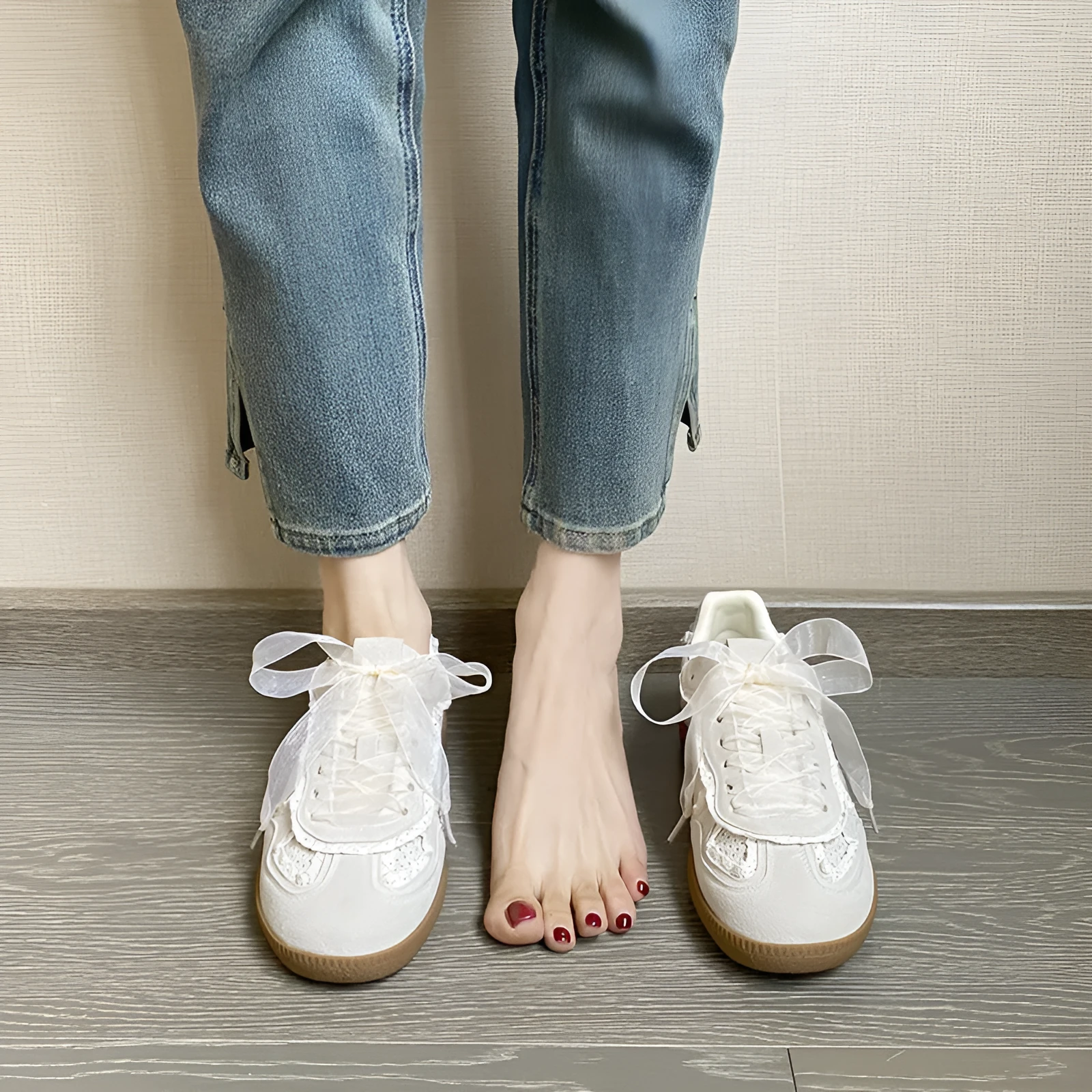Women's Korean-style ugly-cute training shoes in gray solid colour, low top, front lace-up, natural rubber sole