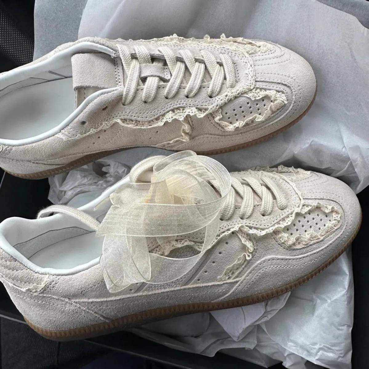 Women's Korean-style ugly-cute training shoes in gray solid colour, low top, front lace-up, natural rubber sole