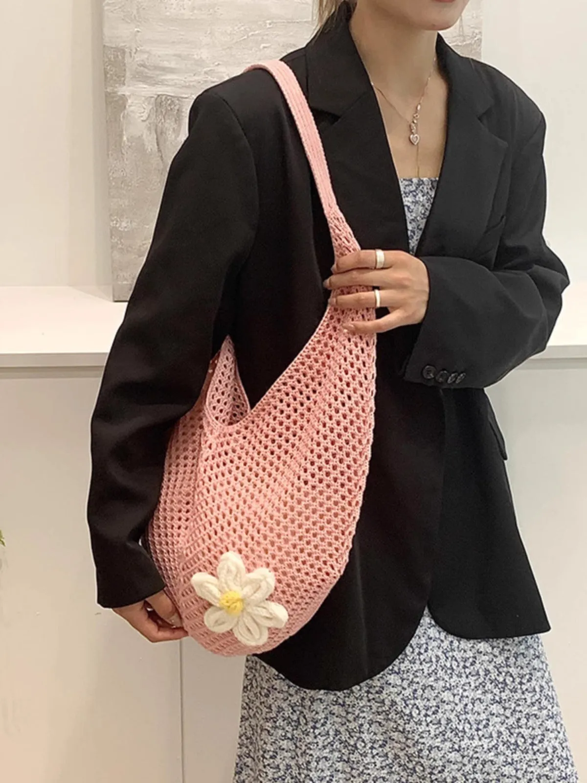 Hand-woven hollow shoulder bag in cotton and linen, beige colour, open pocket design with double straps