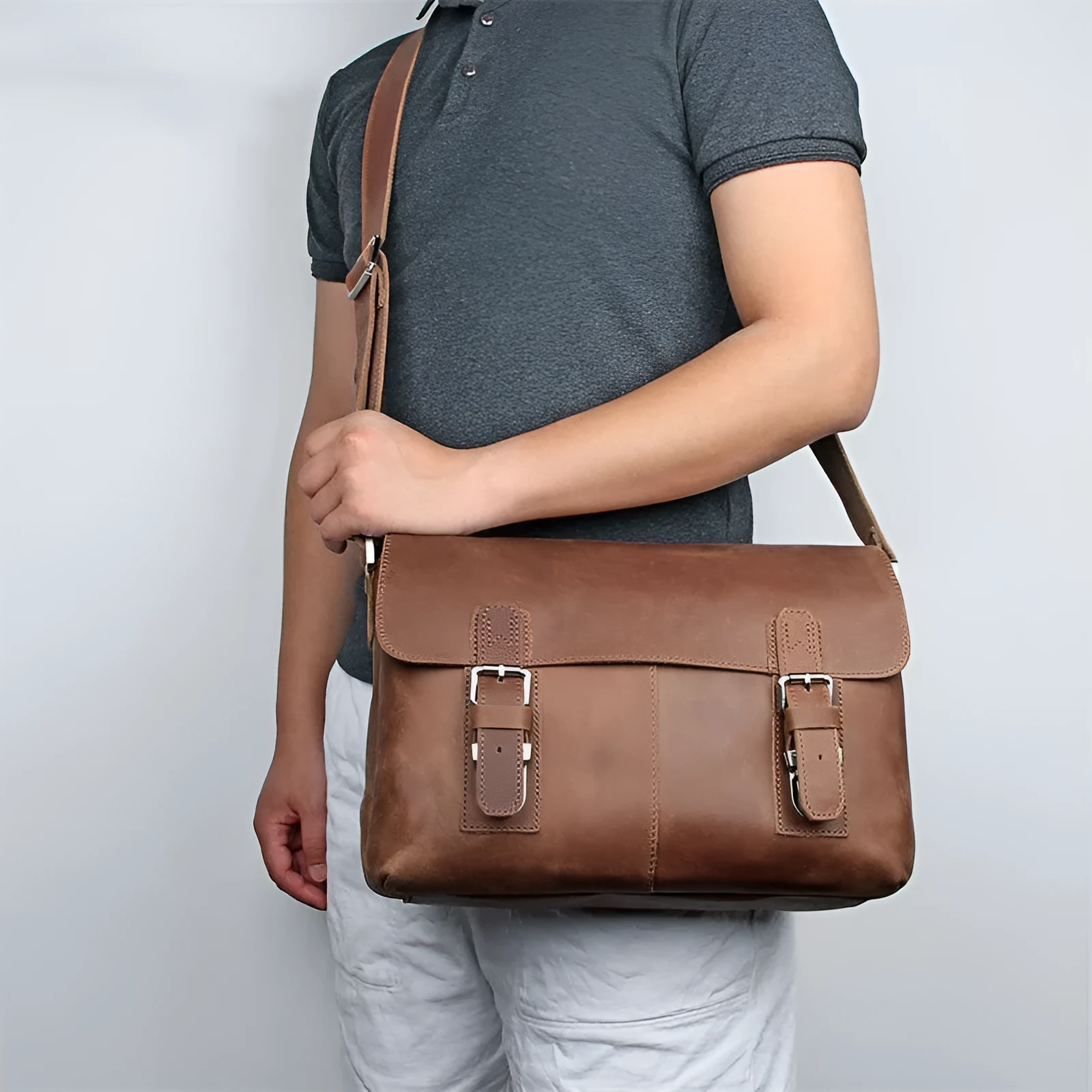 Vintage leather crossbody bag for men in brown first layer cowhide with wear-resistant finish