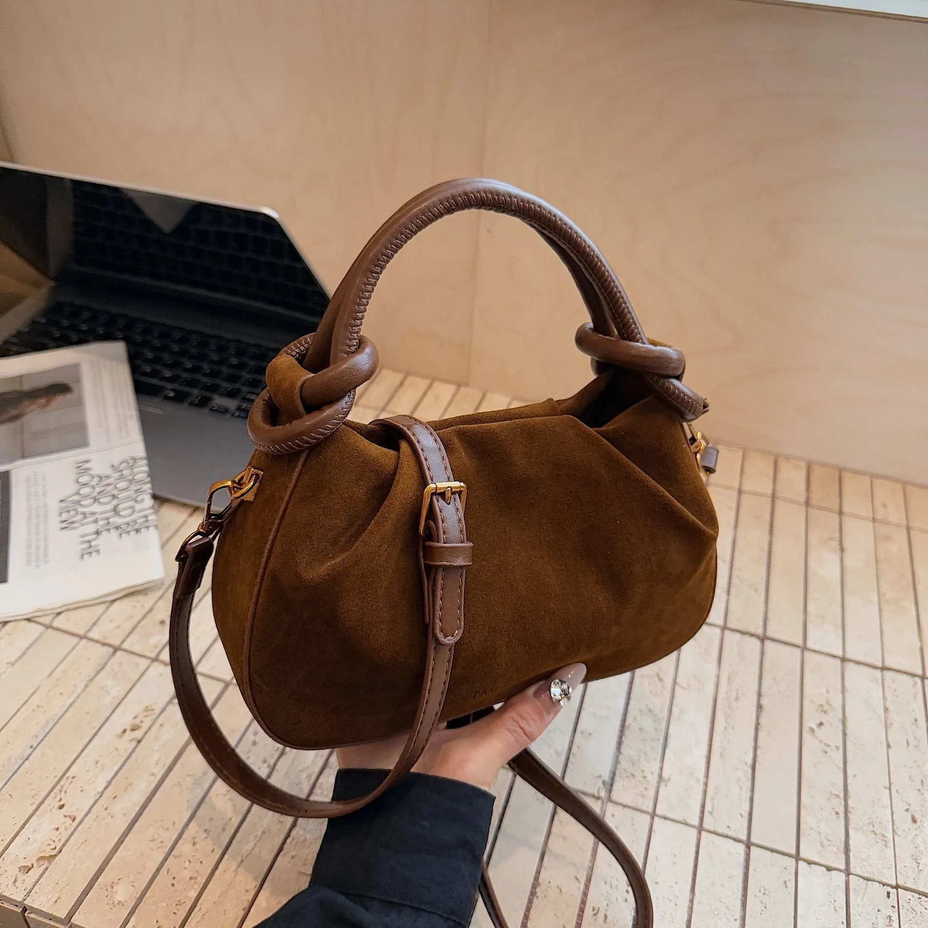 Trendy retro Korean style women's PU flap bag with letter stitching in black, horizontal square shape