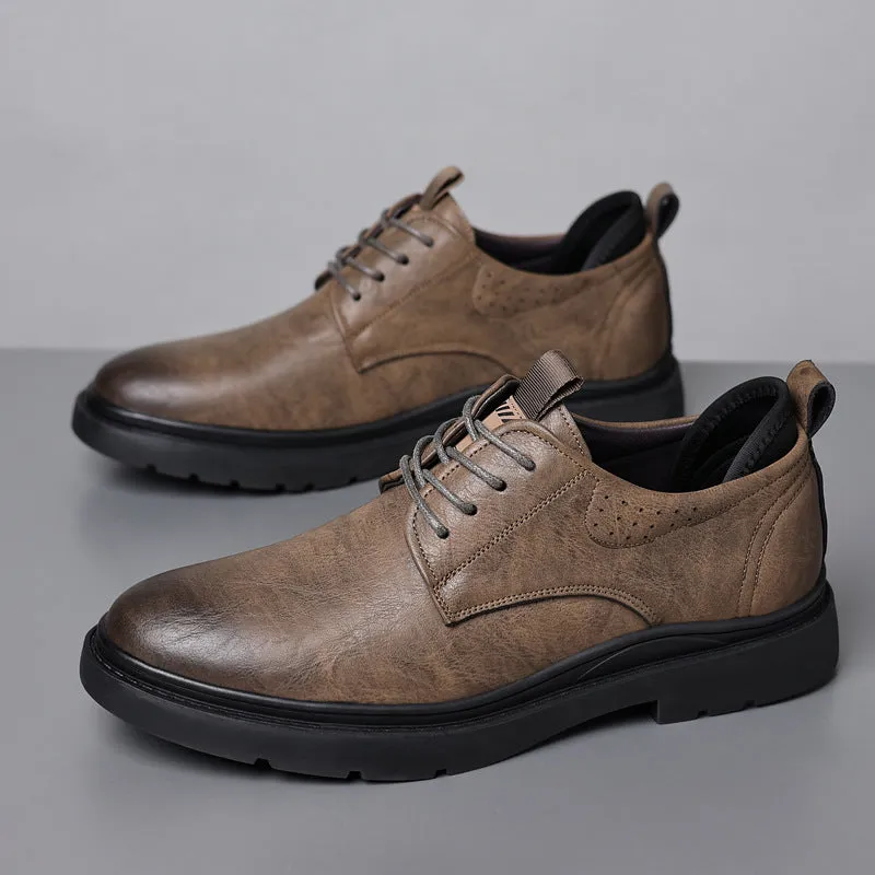 Men's black leather casual sneakers with sewing line detail and a rubber sole.