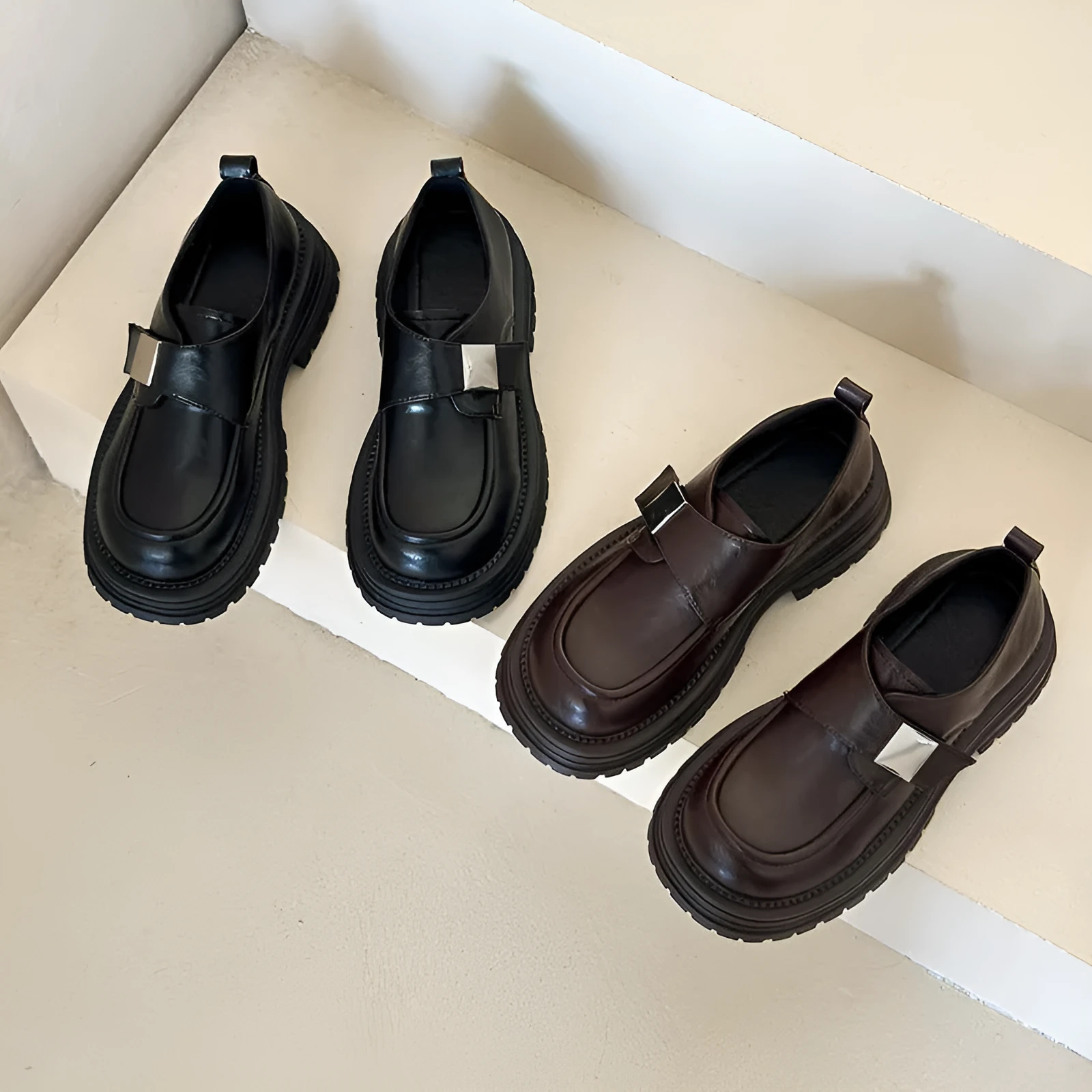 Women's retro platform loafers in brown PU leather with square heel and round toe