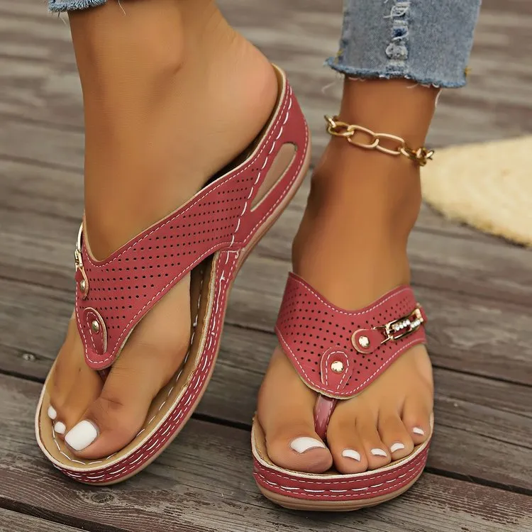 Women's retro flip-flop sandals with herringbone pattern, shown in light brown colour.
