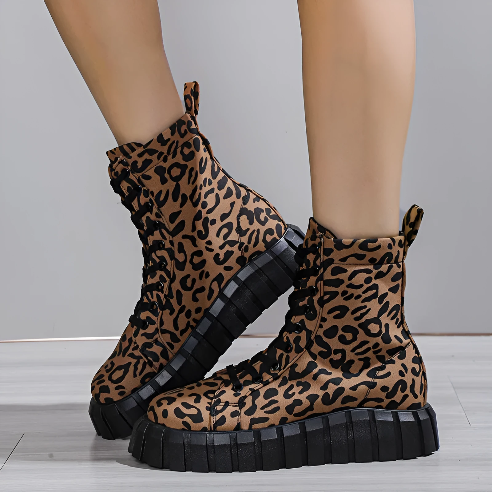 Leopard print suede women's platform boots with front tie and mid heel in brown leopard colour