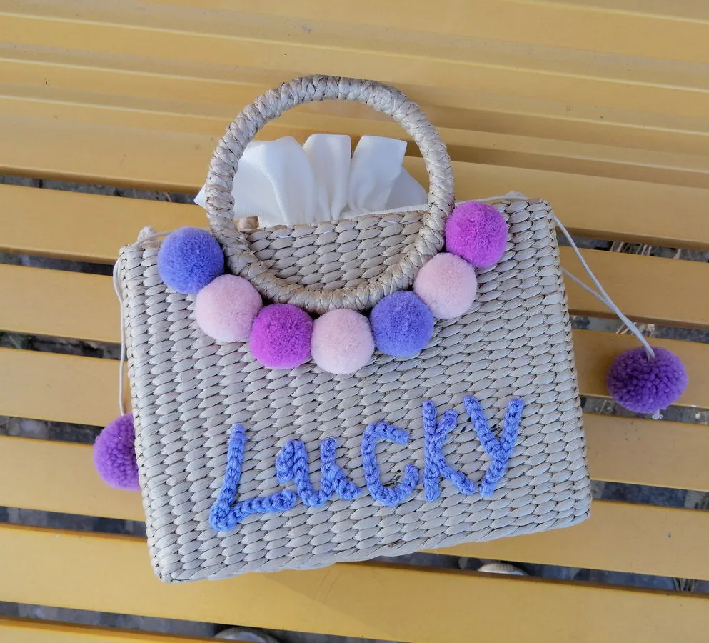 Women's straw handbag with hydrangea letter embroidery, drawstring closure, horizontal square shape, photo colour, no straps