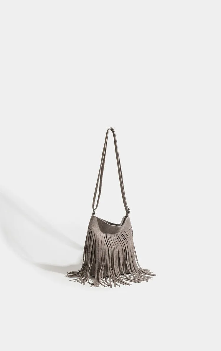 Canvas shoulder bag with tassel decoration in literary style, square vertical shape, available in multiple colours