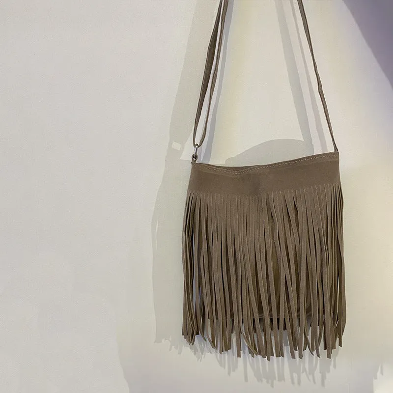 Canvas shoulder bag with tassel decoration in literary style, square vertical shape, available in multiple colours