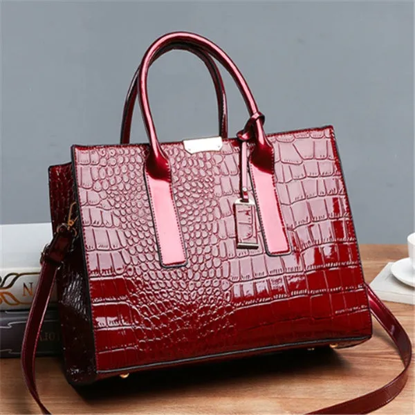 Women's solid colour diagonal cross body stone tote bag in black, 25x29x10cm, PU fabric with crocodile pattern