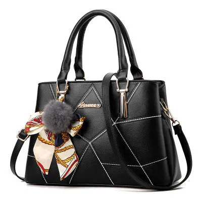 Large horizontal square women's handbag with car suture detail and zipper closure in white