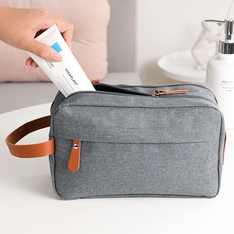 Men's polyester toiletry bag with sealed closure in gray colour, 25x15x10cm size for travel storage
