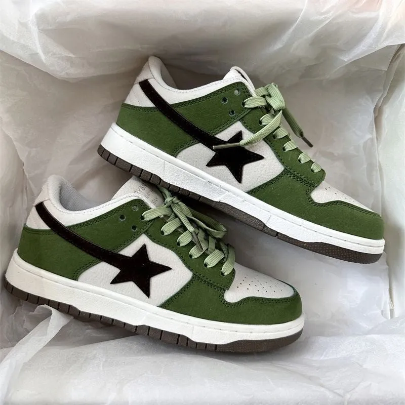 Women's retro style lace-up board shoes in green with rubber sole and round toe, flat heel