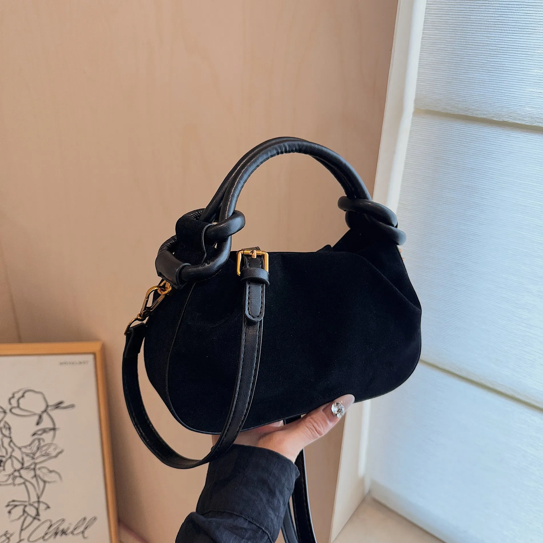 Retro Korean style PU handbag with flap closure and letter detail, 22x7x13cm horizontal square shape