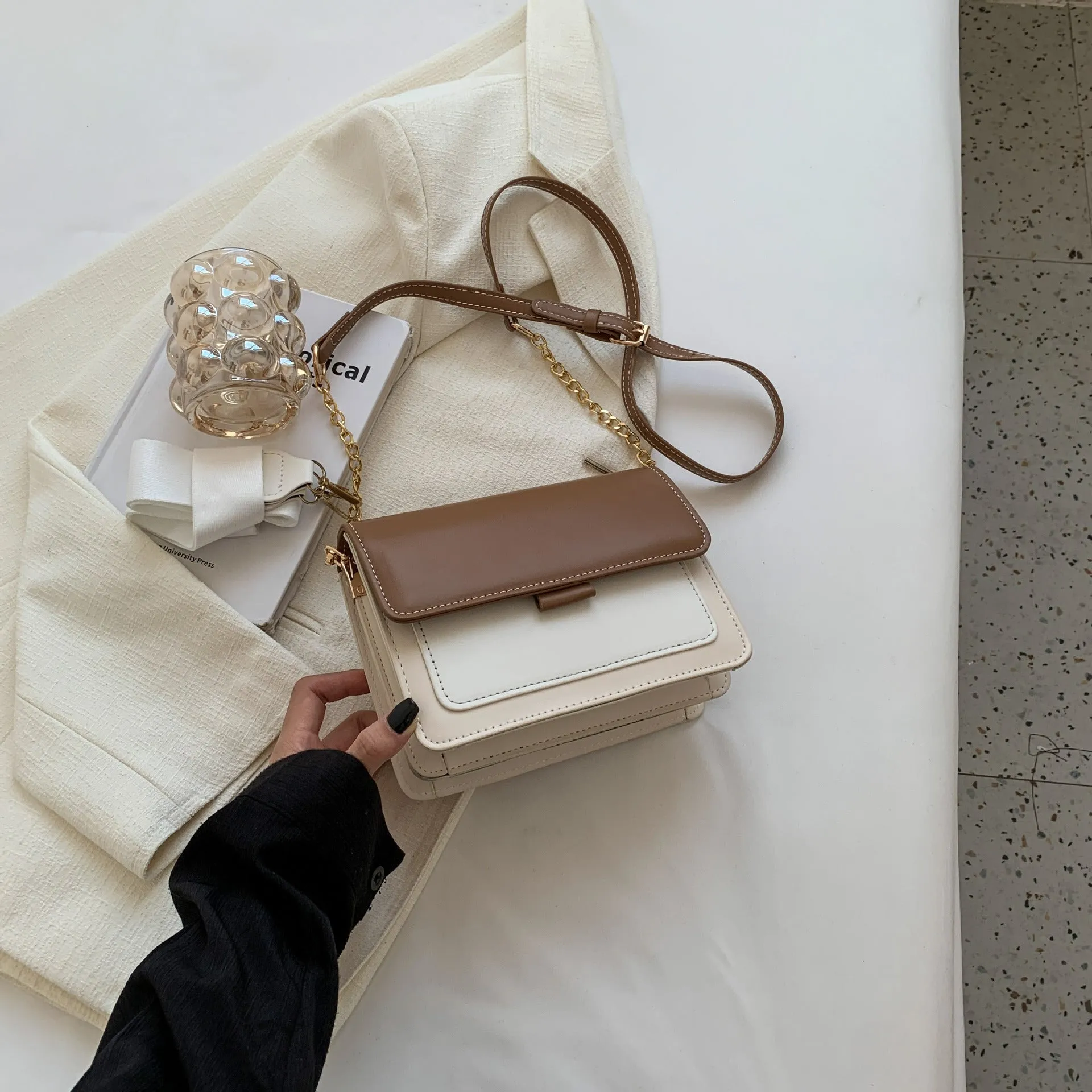 Small PU chain messenger bag in horizontal square shape with double shoulder strap, 14.5x19.5x8cm