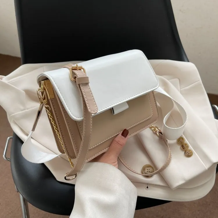 Small PU chain messenger bag in horizontal square shape with double shoulder strap, 14.5x19.5x8cm
