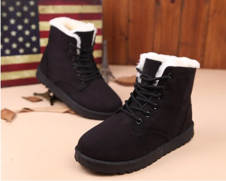 Warm snow boots with rubber outsole, low heel, available in multiple colours and EU sizes 35-44