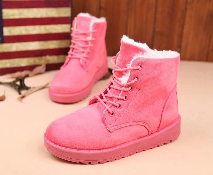 Warm snow boots with rubber outsole, low heel, available in multiple colours and EU sizes 35-44