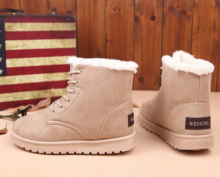 Warm snow boots with rubber outsole, low heel, available in multiple colours and EU sizes 35-44
