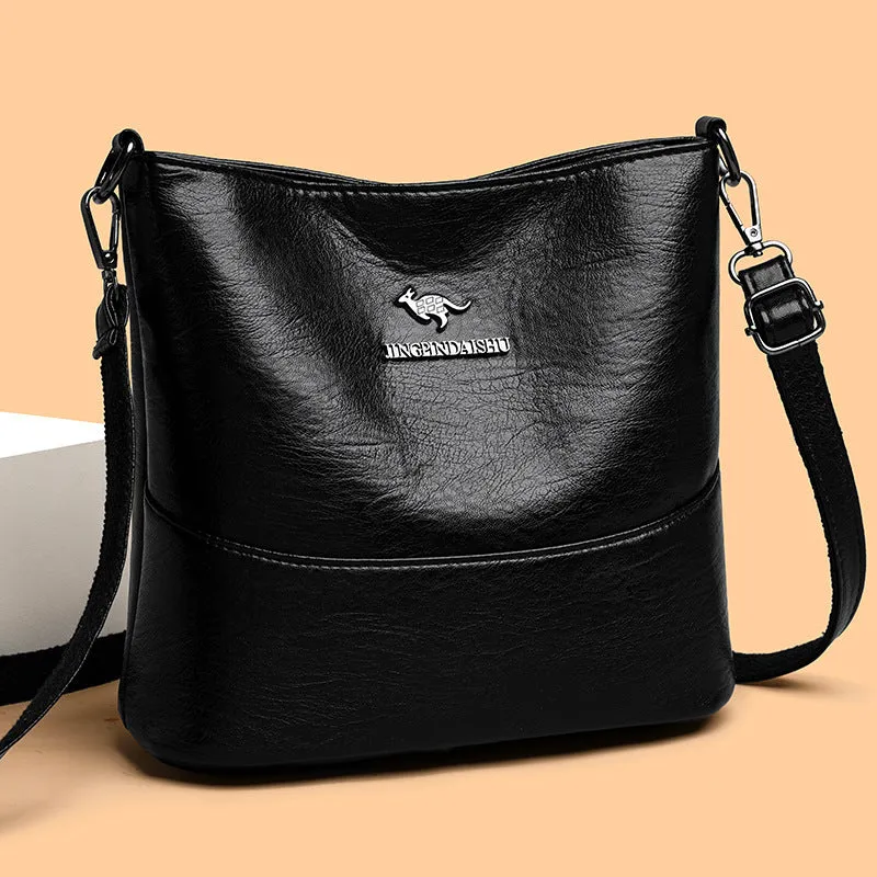 European American simple versatile bucket bag in black, soft PU leather with sandwich pocket, 23.5x22x12cm