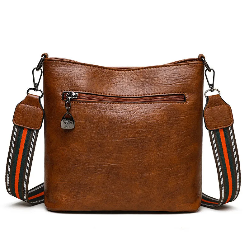 European American simple versatile bucket bag in black, soft PU leather with sandwich pocket, 23.5x22x12cm