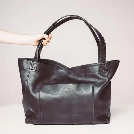 Large capacity oil wax PU tote bag for women in retro style, 40x13x32cm, brown colour