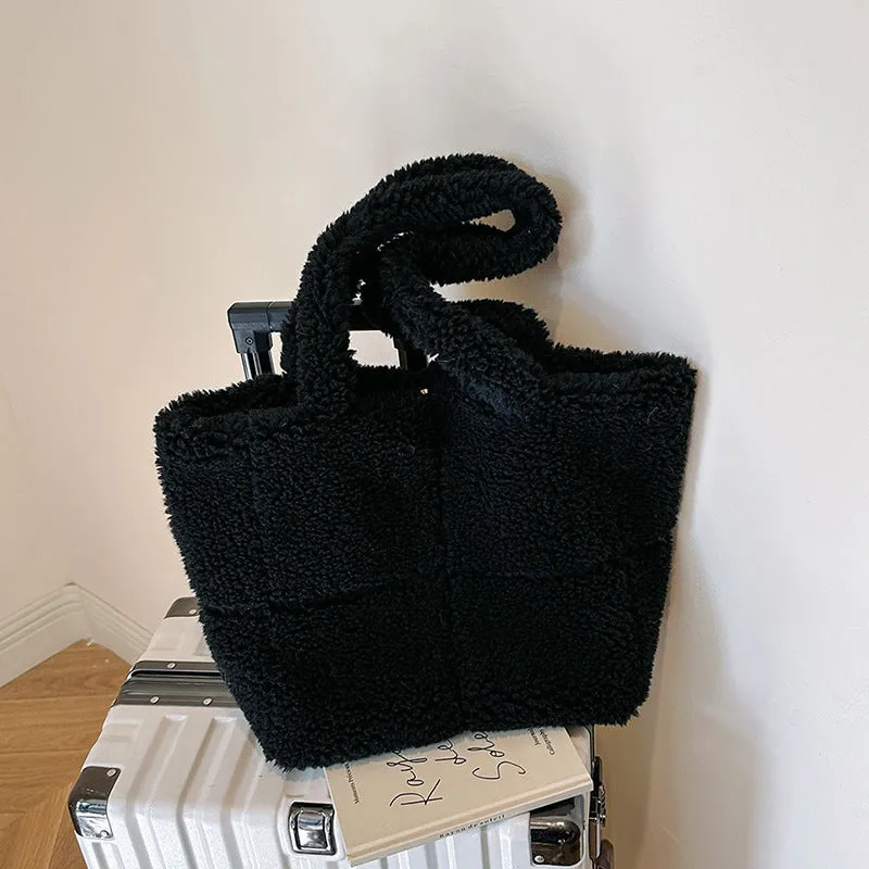 Women's plush furry tote bag 42x30x16cm in solid colour single shoulder handbag winter accessory