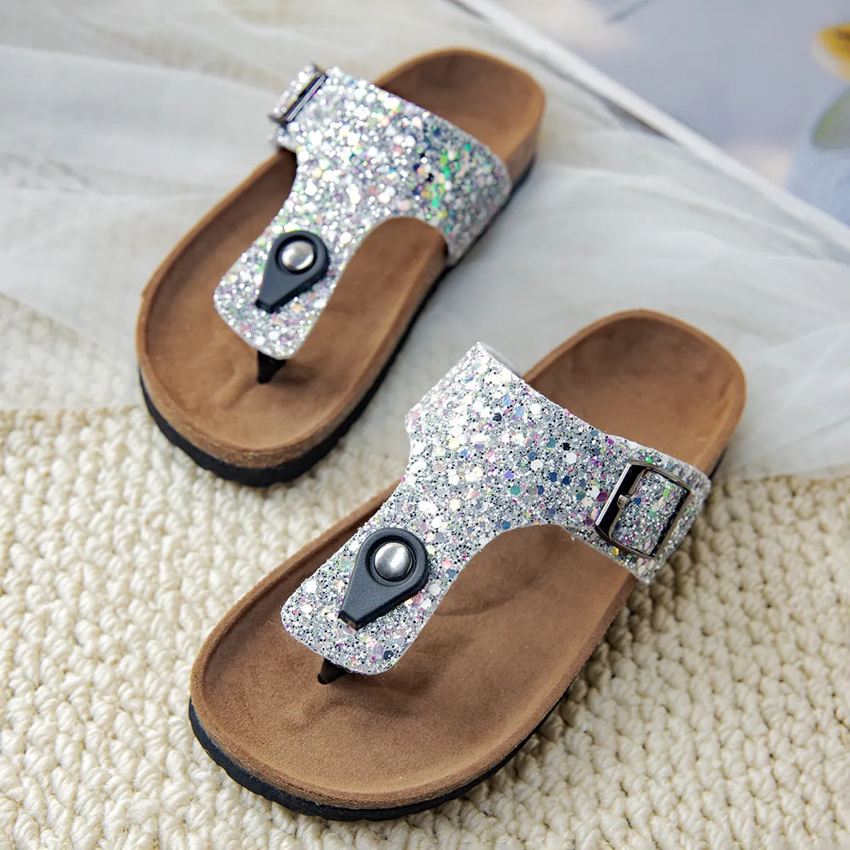 Children's cork flip-flops in pink with hollow-out design and PVC non-slip sole