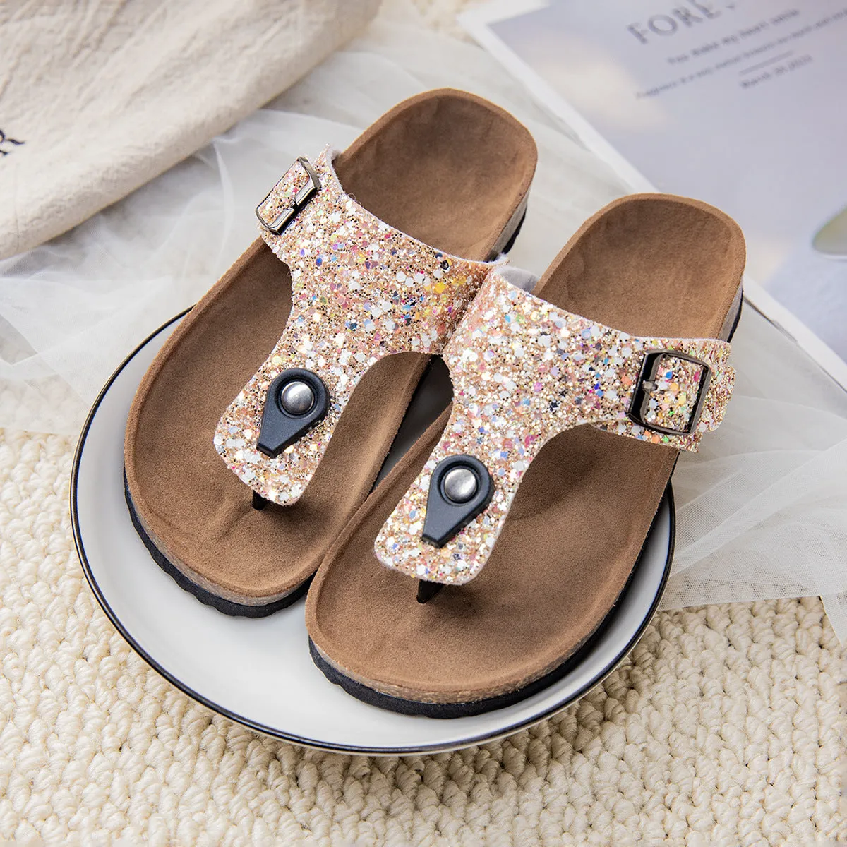 Children's cork flip-flops in pink with hollow-out design and PVC non-slip sole