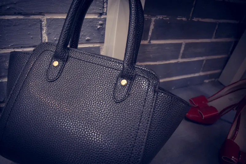 Women's black PU messenger bag with 120cm shoulder strap and zippered inner pocket