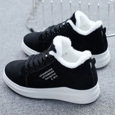 Pair of thick-soled velvet casual sneakers in black plus velvet, lace-up low-top design with PVC sole