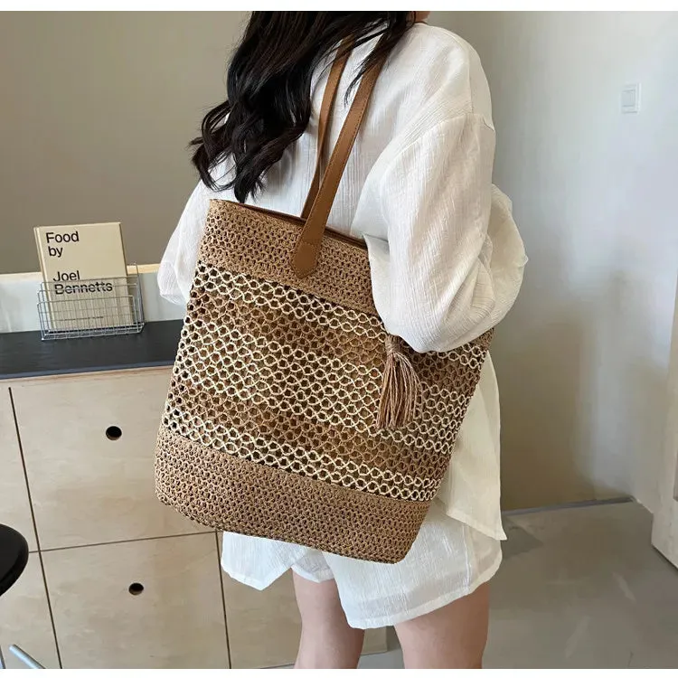 Summer straw shoulder bag with tassel pendant, large capacity, horizontal square shape, brown colour