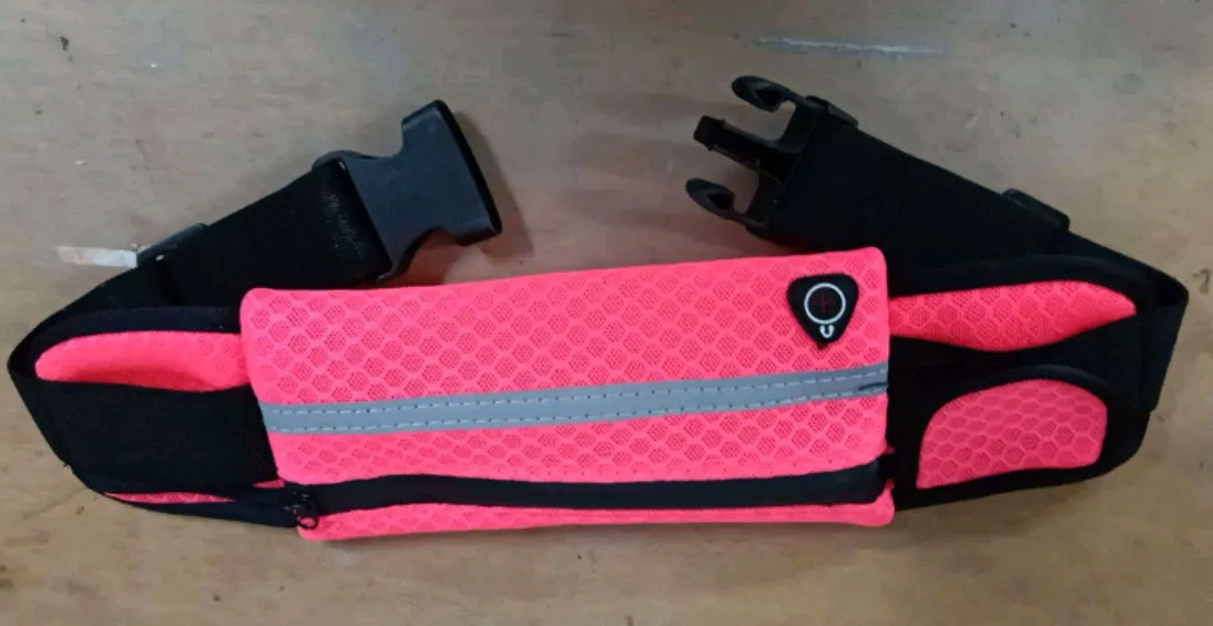 Waterproof anti-theft phone pocket for running in black with 6 inch capacity