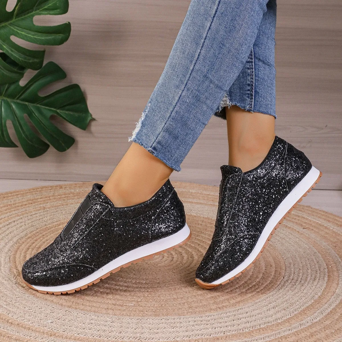 Gold silver sequined slip-on flat shoes with round toe and rubber sole