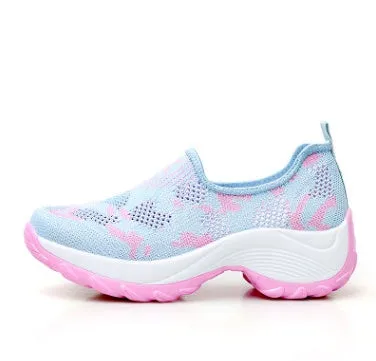 Dancing soft bottom flying woven rocking shoes in black camouflage, low-top front strap style