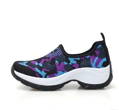 Dancing soft bottom flying woven rocking shoes in black camouflage, low-top front strap style