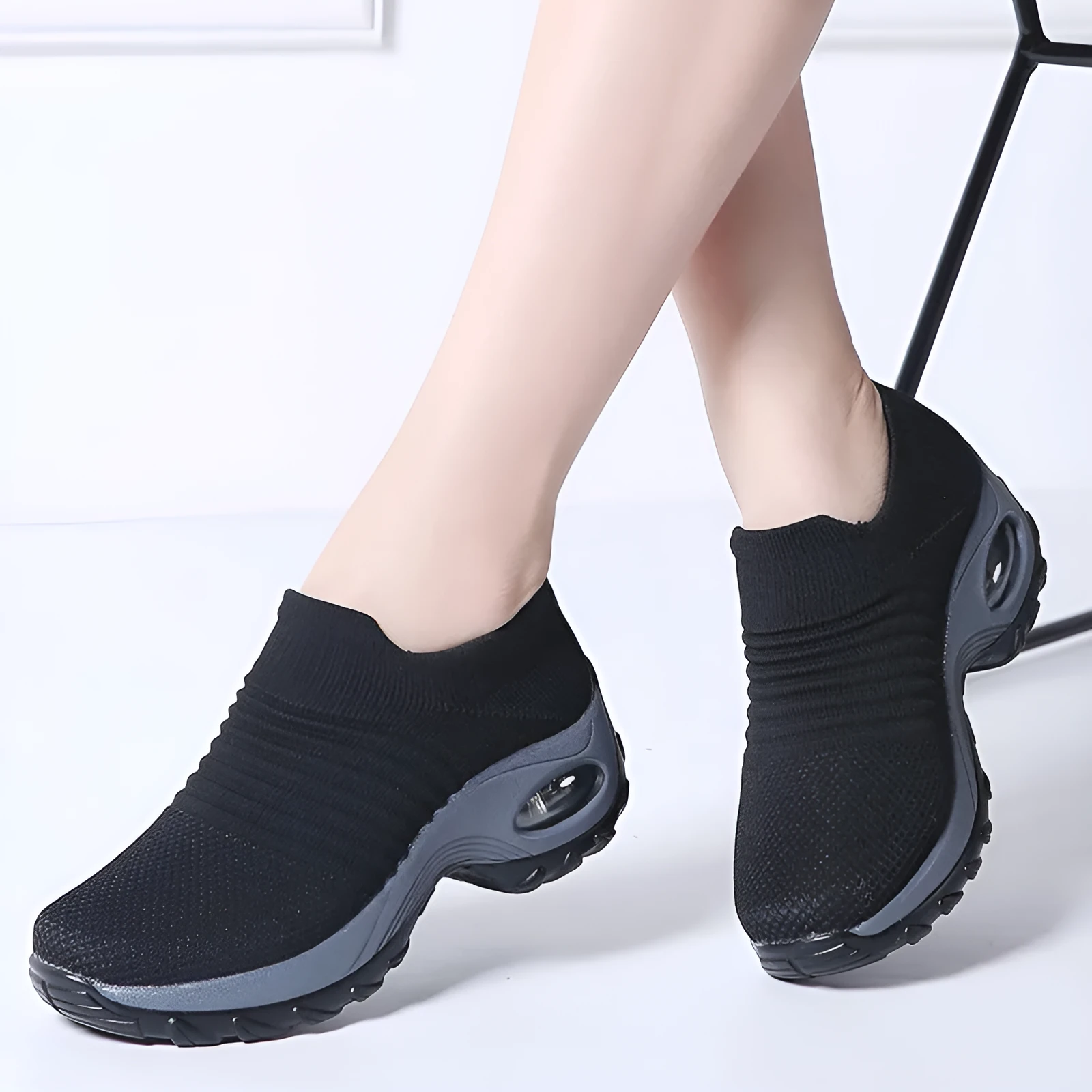 Dancing soft bottom flying woven rocking shoes in black camouflage, low-top front strap style