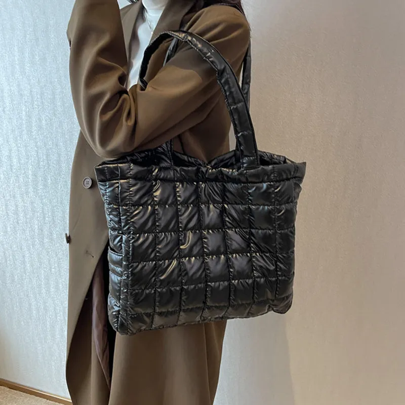 Women's large nylon bucket bag plaid winter shoulder bag with magnetic closure black colour