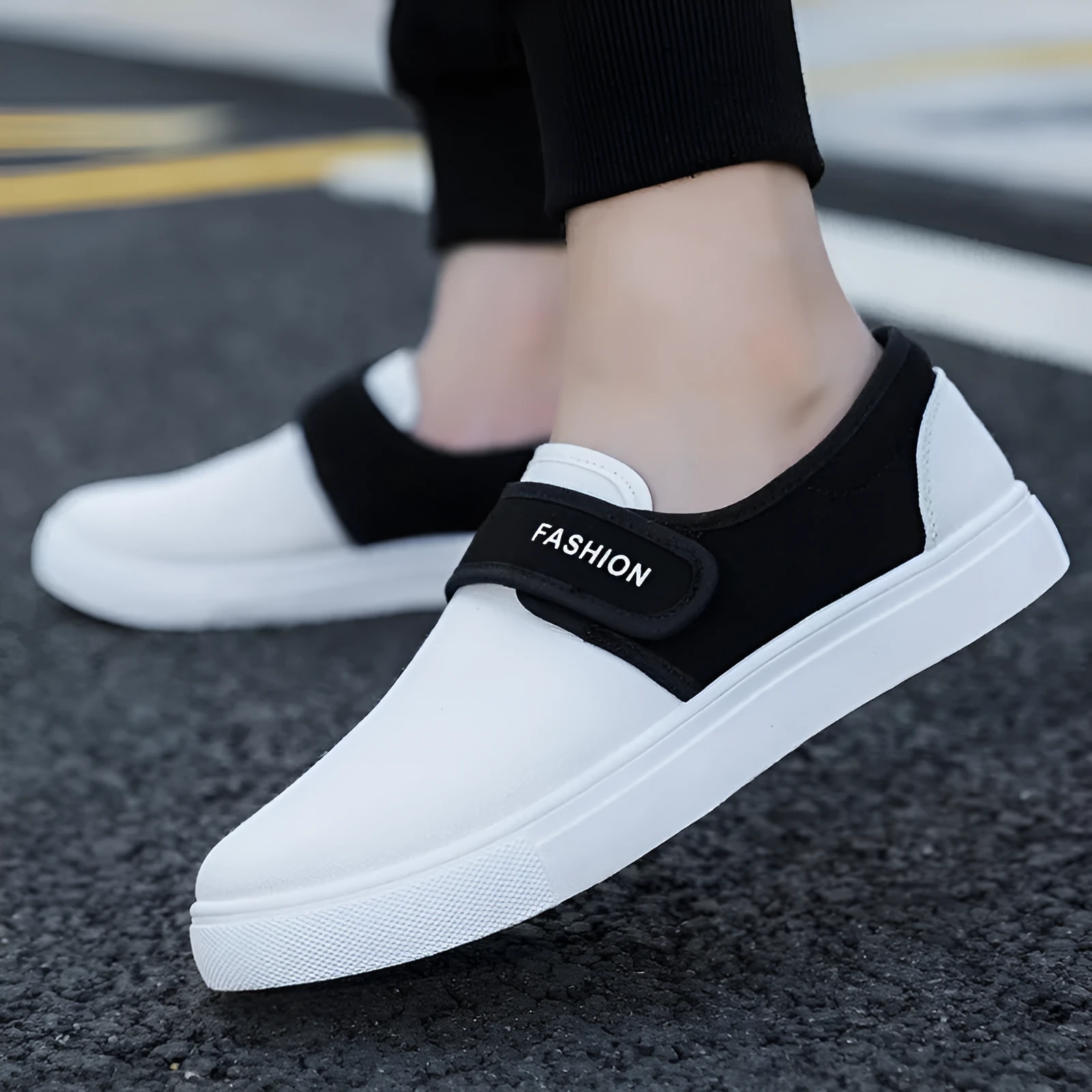 Men's canvas Velcro flat shoes in black low-top style with PVC sole