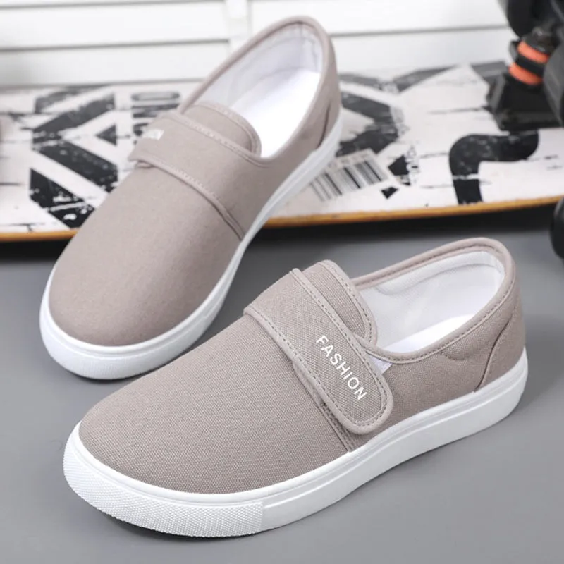 Men's canvas Velcro flat shoes in black low-top style with PVC sole