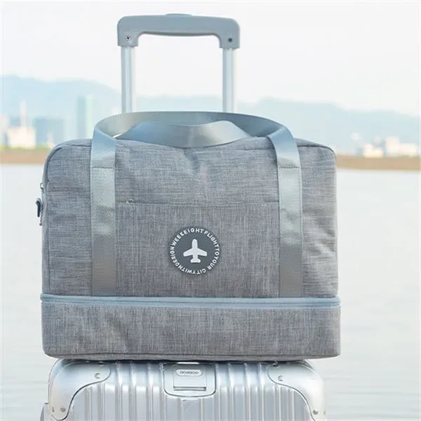 Dry and wet separation travel bag in purple made of waterproof cationic Oxford cloth, showing cube shape with double chambers