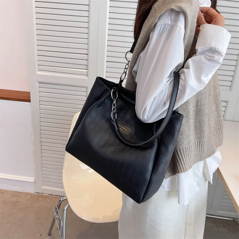 PU rhombus pattern totes chain shoulder bag in black for women shopping bags 30x25cm