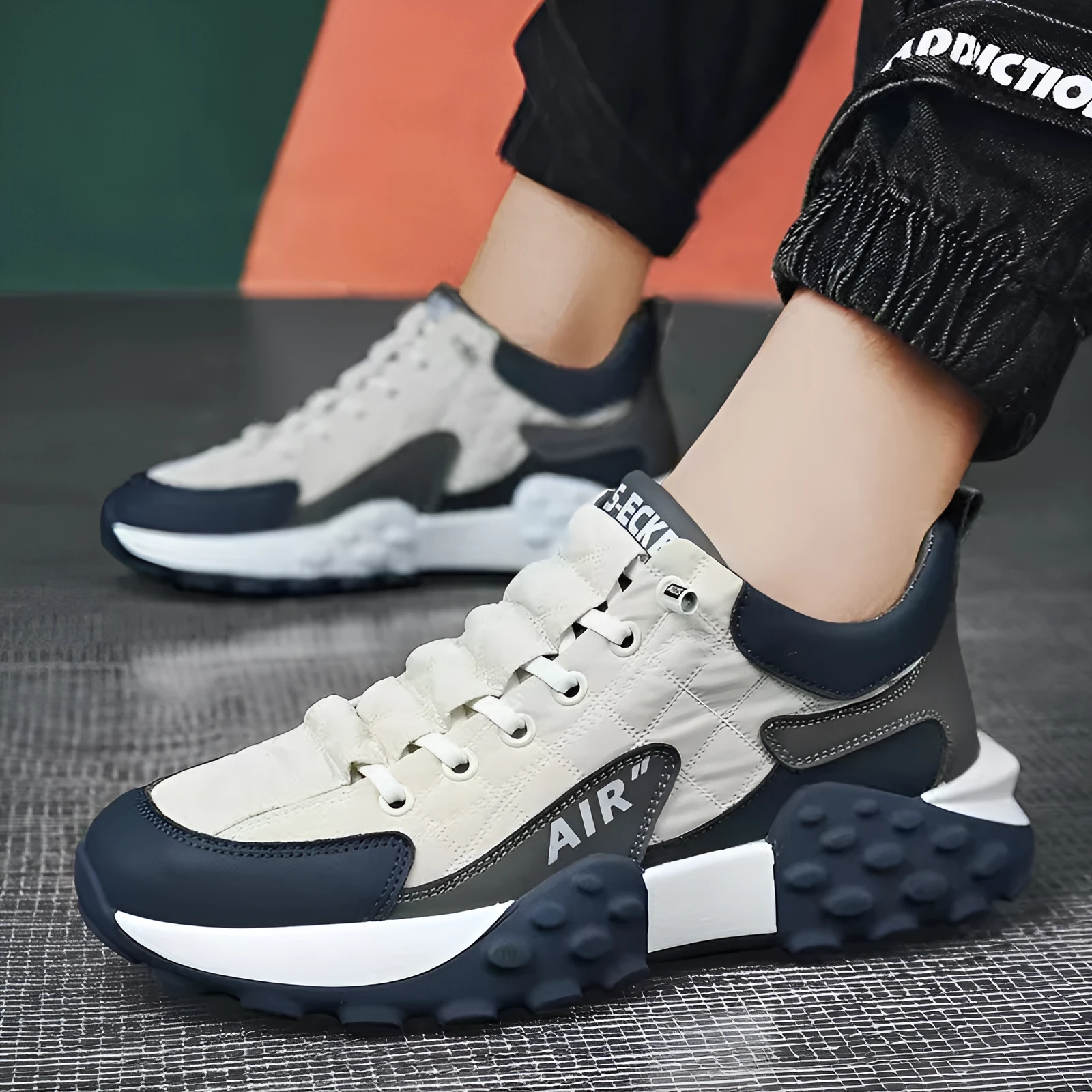 Men's breathable lightweight non-slip running shoes with artificial leather and fabric upper, low top design