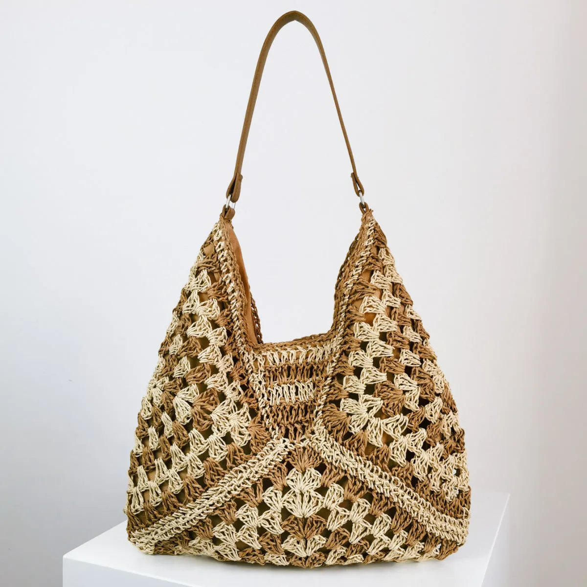 Handmade straw woven hollow contrast colour weave women's shoulder bag with polyester lining in khaki beige