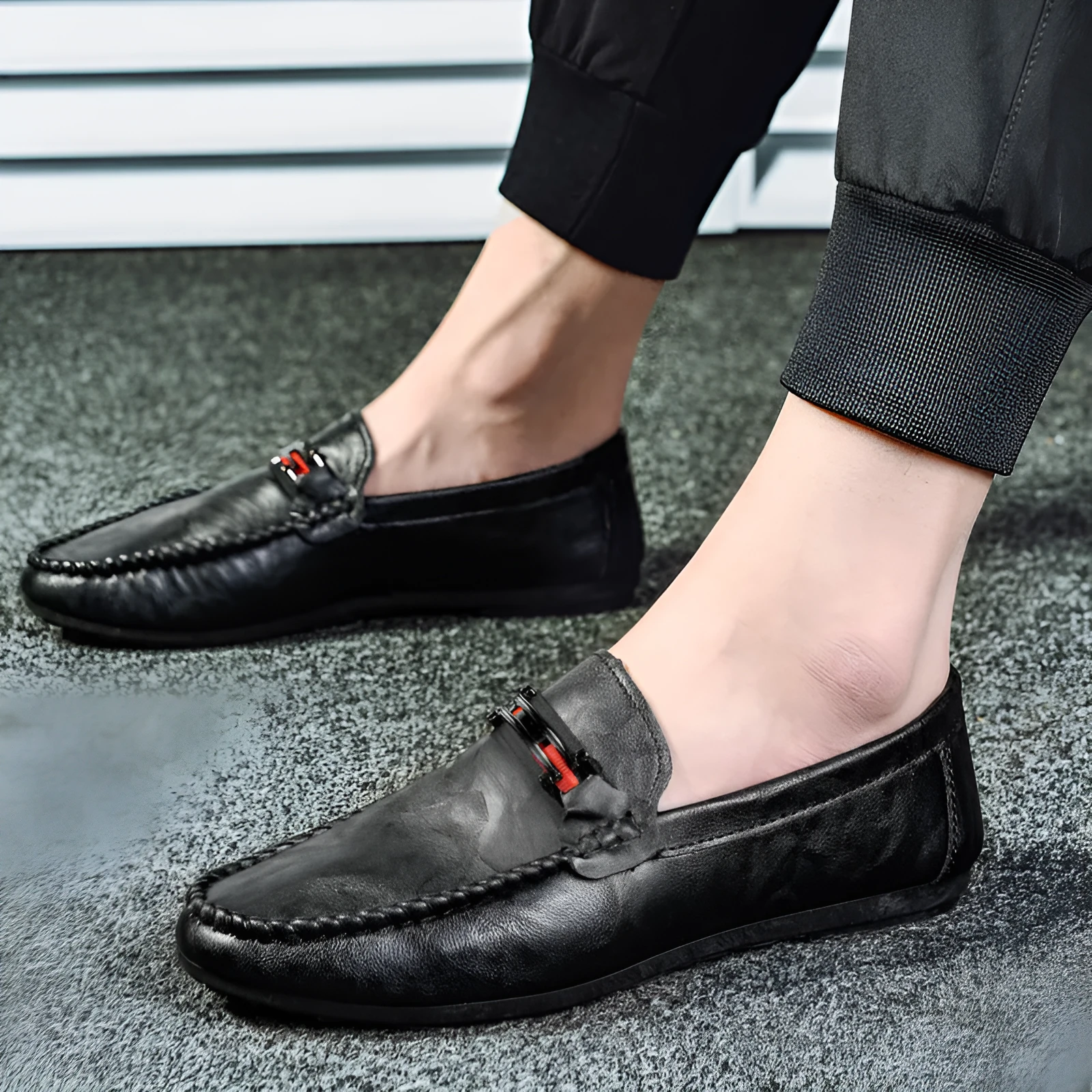Men's Doudou casual shoes with black PU upper and rubber sole on a light background
