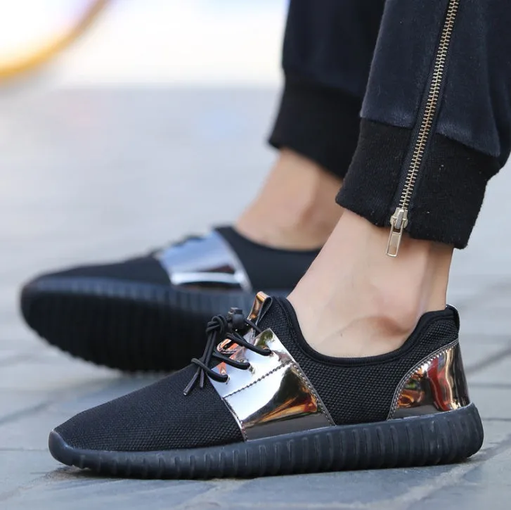 Breathable mesh casual flat shoes for men and women with lace-up closure and rubber outsole