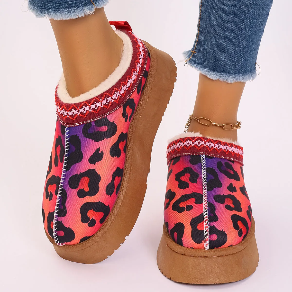 Women's cartoon Christmas print ankle boots with plush lining, round toe, flat heel, available in Santa Claus print