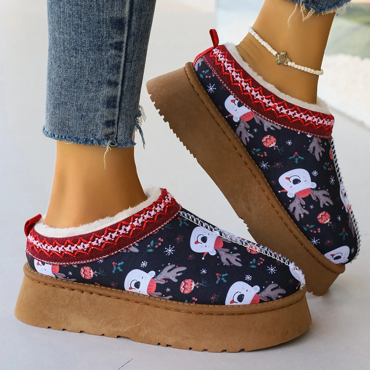 Women's cartoon Christmas print ankle boots with plush lining, round toe, flat heel, available in Santa Claus print
